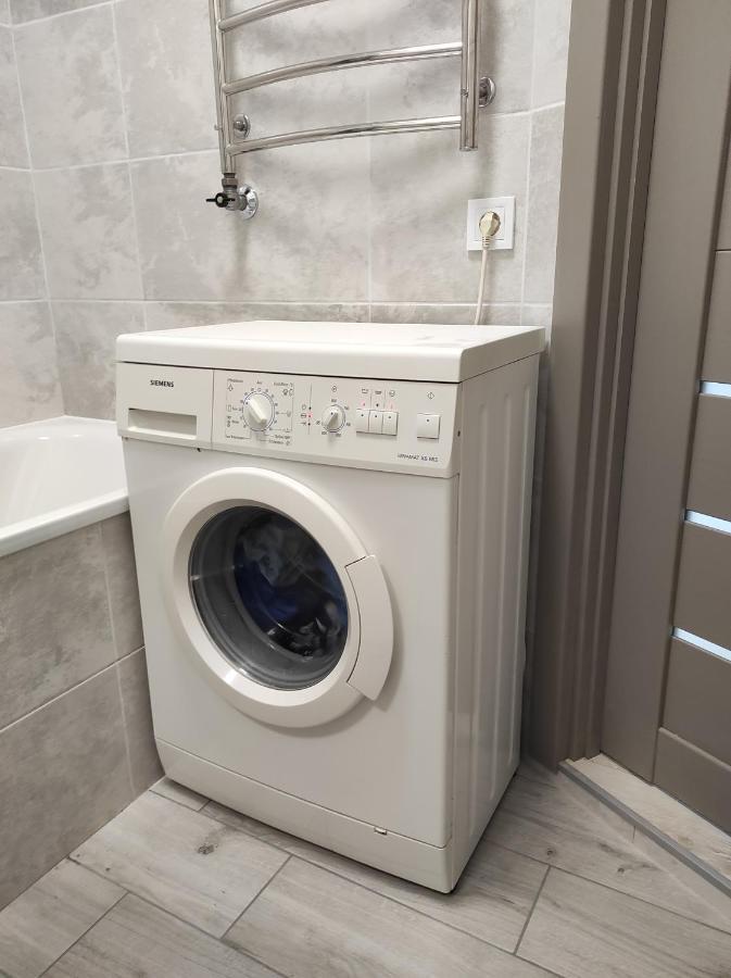 2 Комнатная С Новым Ремонтом, Кондиционером, В Самом Центре Rivne Extérieur photo